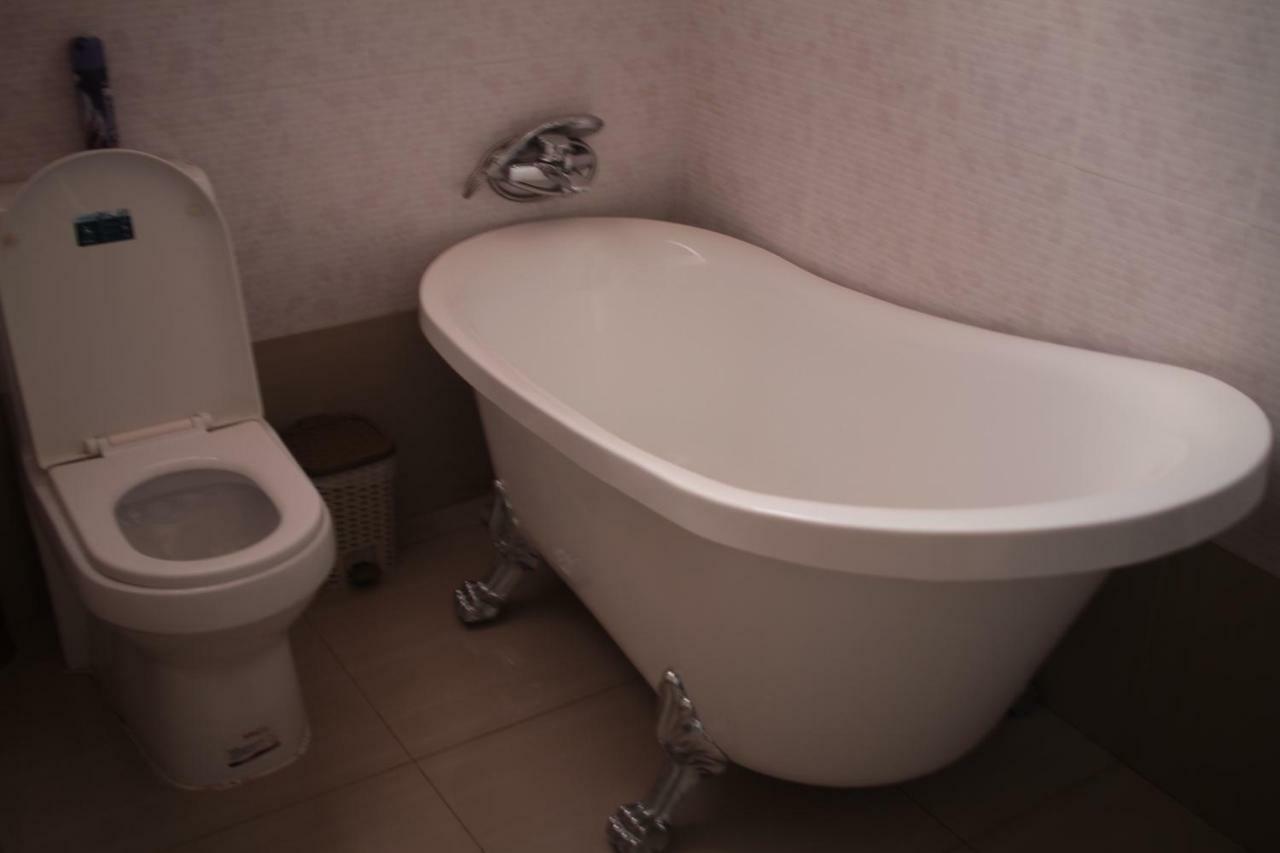 Triple Palms Bed And Breakfast Γκαμπορόνε Εξωτερικό φωτογραφία