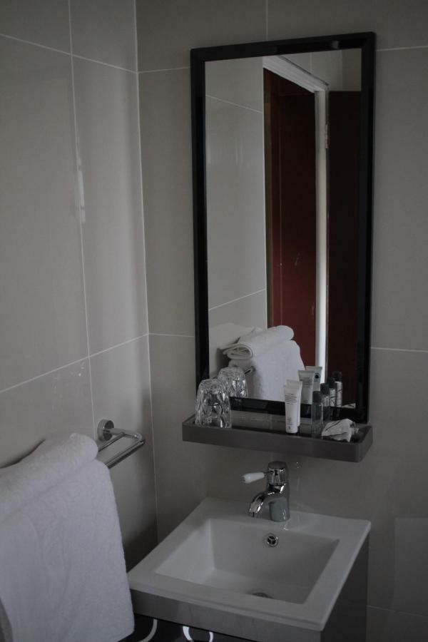 Triple Palms Bed And Breakfast Γκαμπορόνε Εξωτερικό φωτογραφία